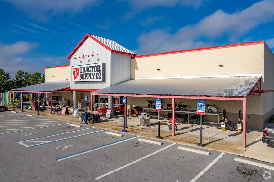 21228 Walmart Way, Lutz, FL 33548