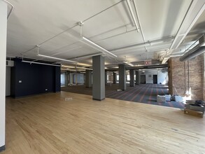 833 W Jackson Blvd, Chicago, IL for lease Interior Photo- Image 2 of 6