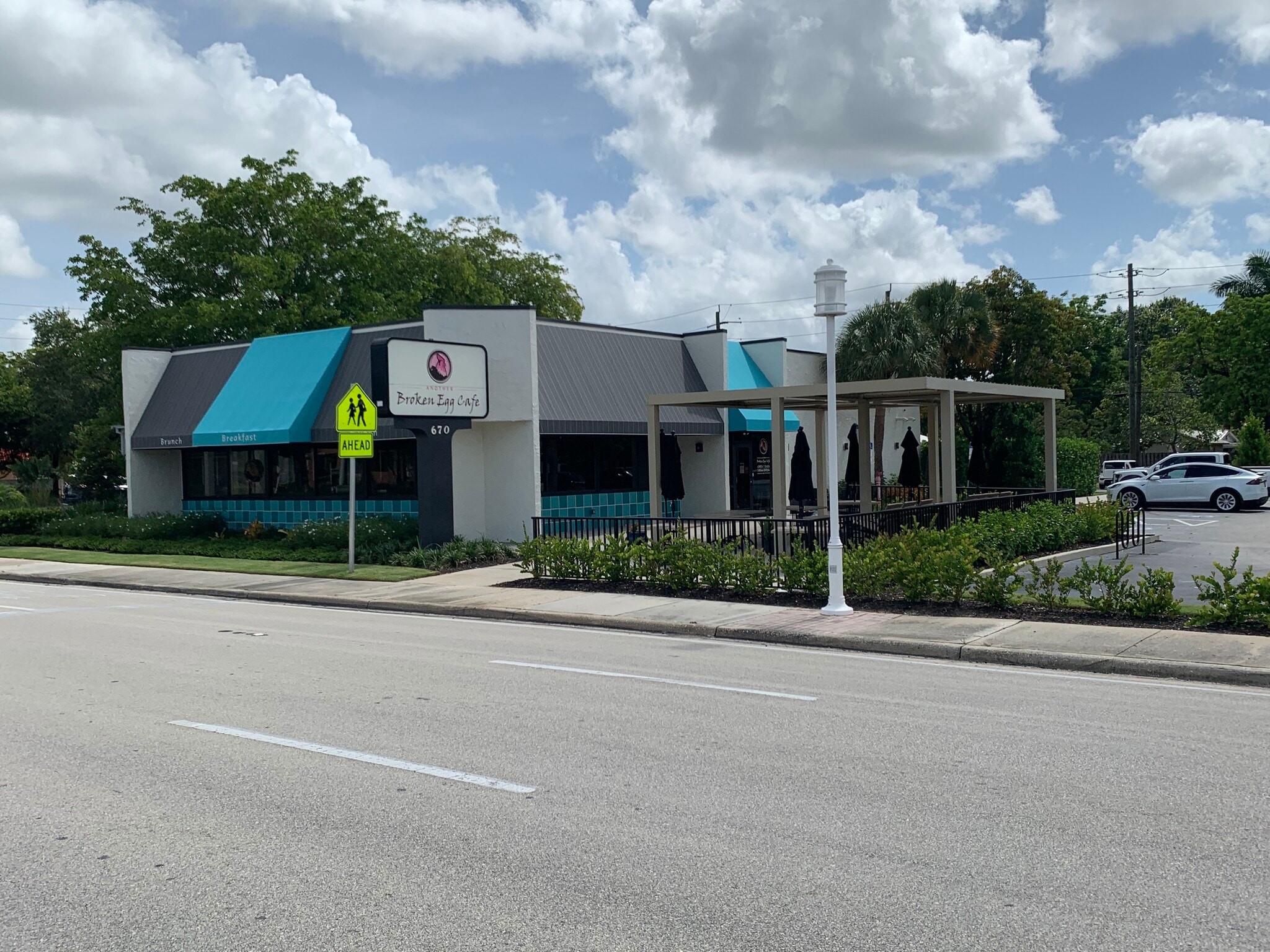 670 Tamiami Trl N, Naples, FL for sale Building Photo- Image 1 of 1