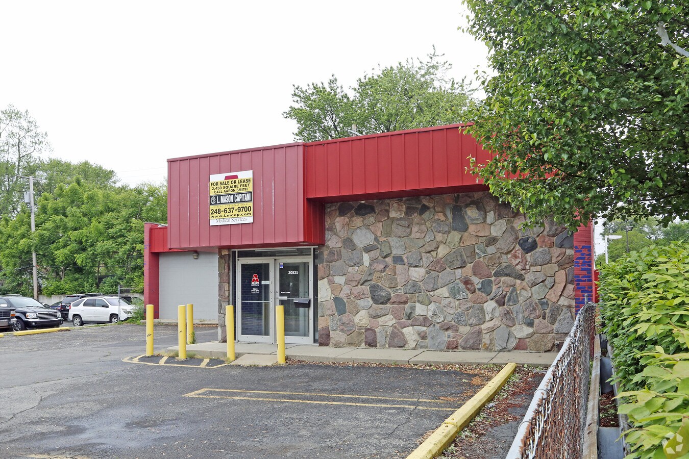 30825 Greenfield Rd, Southfield, MI 48076