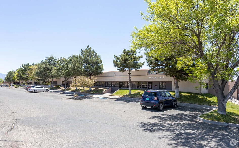 4824 McMahon Blvd NW, Albuquerque, NM 87114