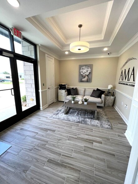 202 Industrial Blvd, Sugar Land, TX for sale - Interior Photo - Image 2 of 12