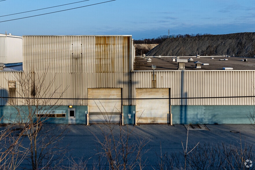 4930 Buttermilk Hollow Rd, West Mifflin, PA for sale - Building Photo - Image 3 of 7