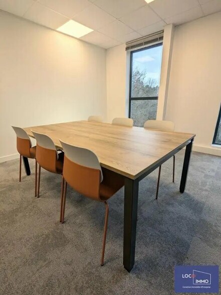 Office in Mérignac for lease - Interior Photo - Image 2 of 4