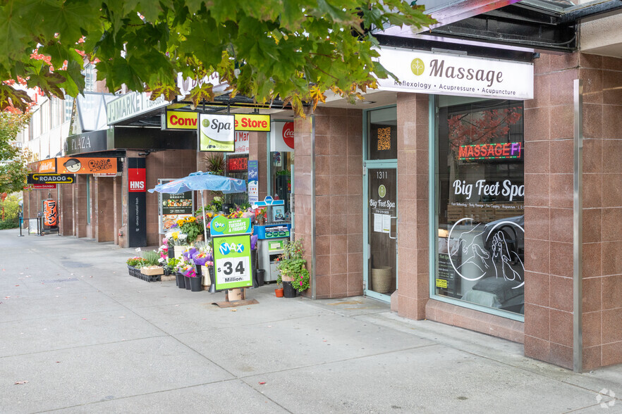 1301-1339 Robson St, Vancouver, BC for sale - Building Photo - Image 2 of 8