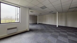 More details for 2 Rue Des Commères, Coignieres - Office for Sale