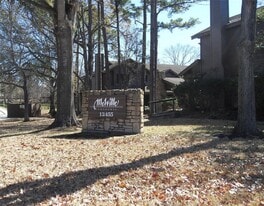 Melville Townhomes - Pub