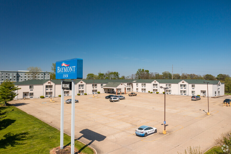 5100 Hickory Point Frontage Rd, Decatur, IL for sale - Primary Photo - Image 1 of 35