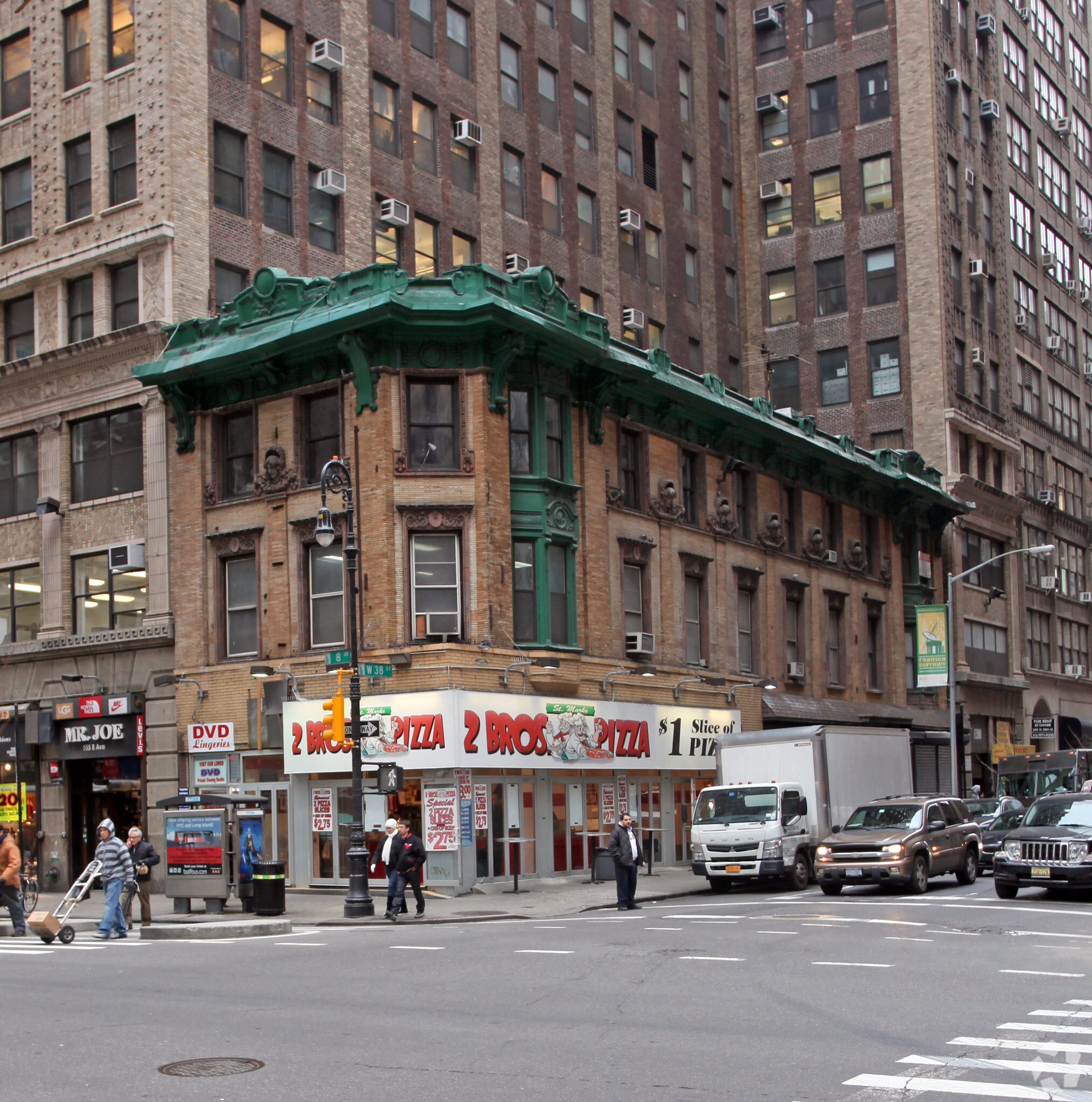 557 8th Ave, New York, NY for sale Primary Photo- Image 1 of 1