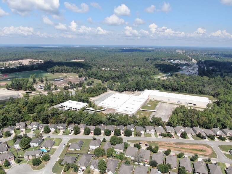 10586 Highway 75 N, Willis, TX for lease - Building Photo - Image 2 of 16