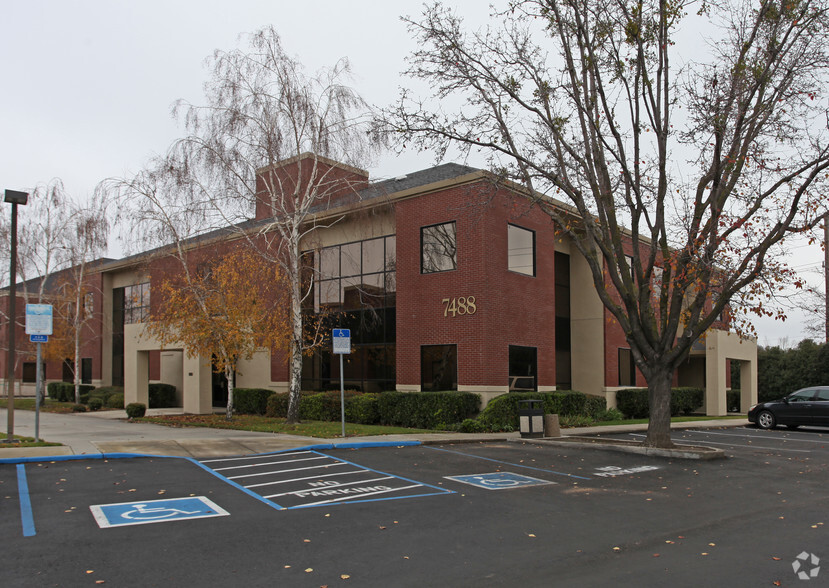 7488 Shoreline Dr, Stockton, CA for lease - Building Photo - Image 2 of 3