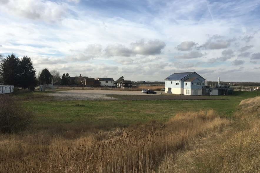 Kingsman Farm Rd, Hockley for sale - Primary Photo - Image 1 of 1