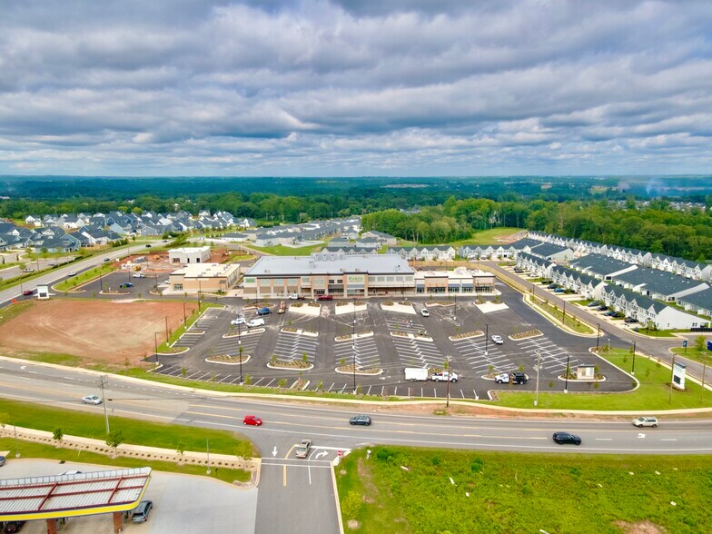 1116 Ashmore Bridge Rd, Greenville, SC for sale - Building Photo - Image 2 of 6