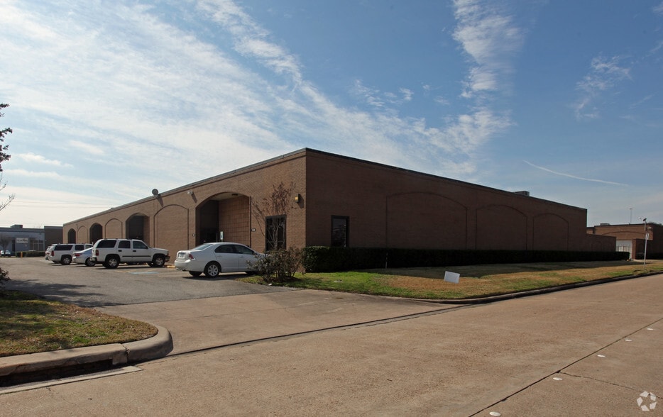 7240-7248 Wynnwood Ln, Houston, TX for lease - Building Photo - Image 2 of 6