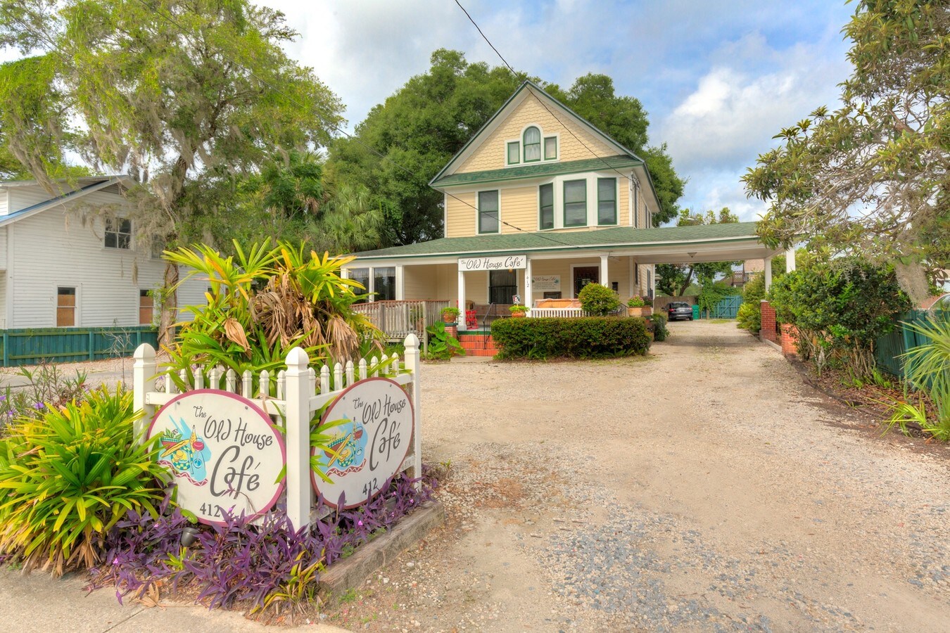 412 S Woodland Blvd, Deland, FL 32720