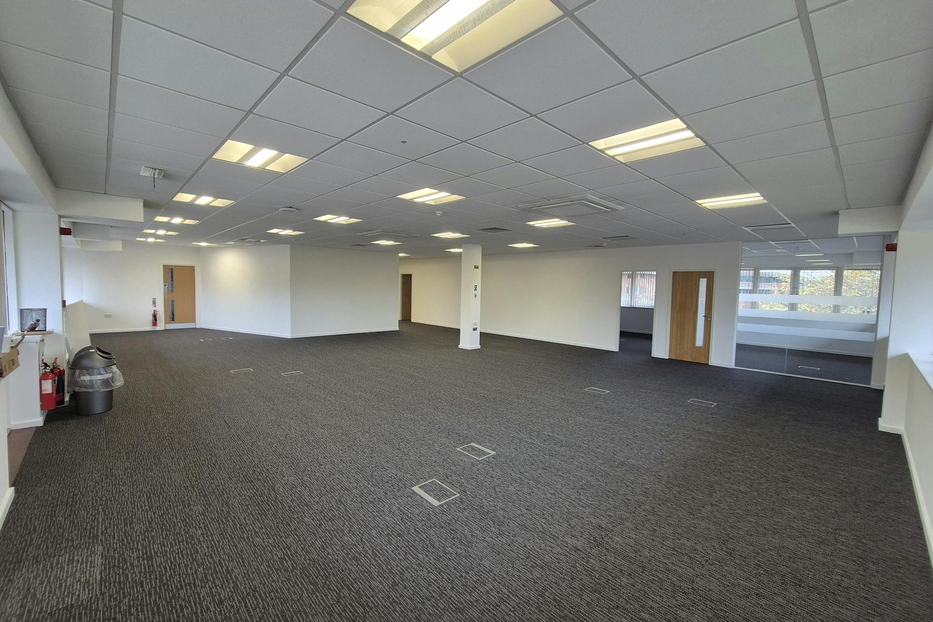 31-49 Caldecotte Lake Dr, Milton Keynes for lease Interior Photo- Image 1 of 5