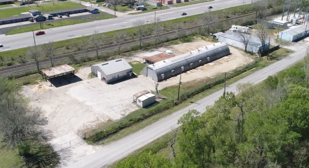 3020 Beaumont Ave, Liberty, TX for lease - Building Photo - Image 2 of 6