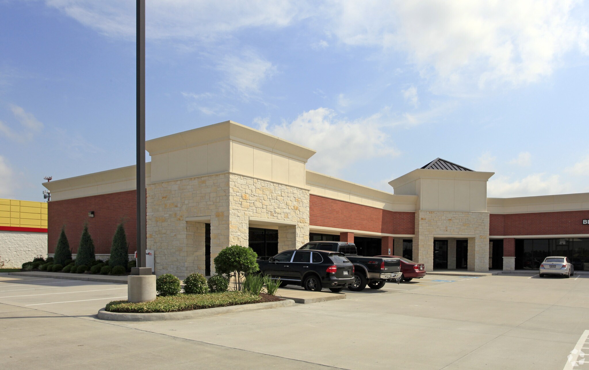 14020 Galveston Rd, ster, TX 77598 Clear Lake Retail Center