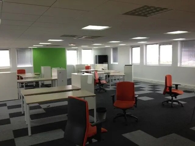 Office in Fresnes for sale - Interior Photo - Image 2 of 7