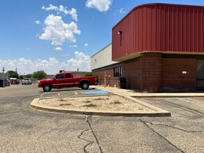 4310 Iola Ave, Lubbock, TX for lease Building Photo- Image 2 of 11