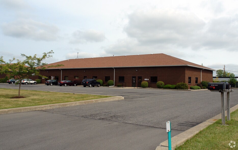 6511-6513 Basile Rowe, East Syracuse, NY for lease - Building Photo - Image 2 of 2