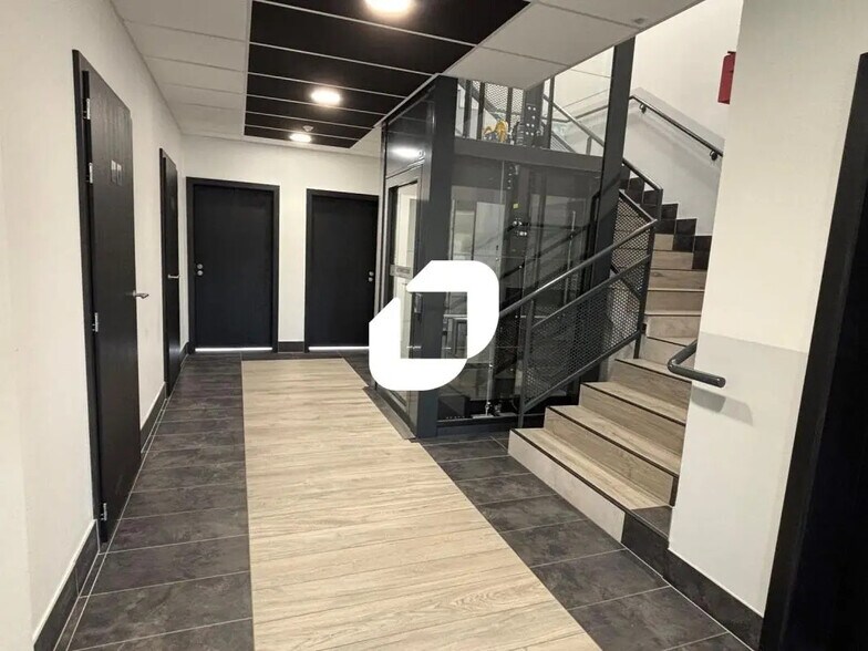 1 Rue Du Parc, Oberhausbergen for sale - Lobby - Image 2 of 7