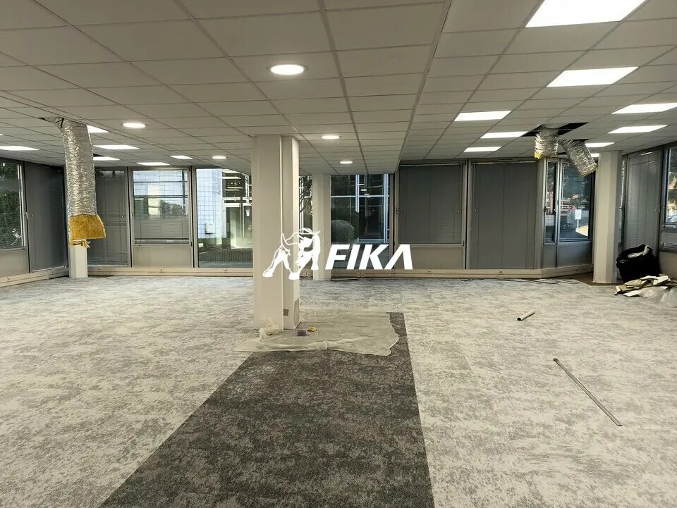 Office in Toulouse for lease Interior Photo- Image 1 of 15