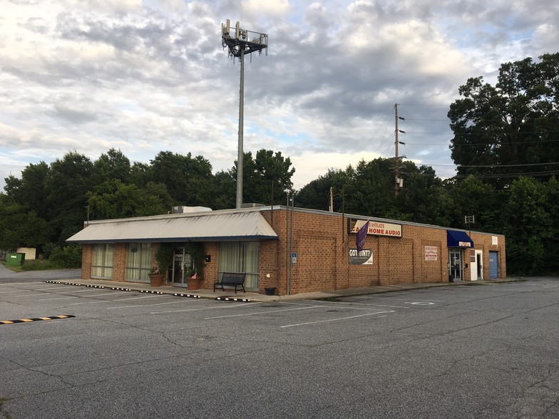 200 Eastchester Dr, High Point, NC for lease - Building Photo - Image 1 of 1