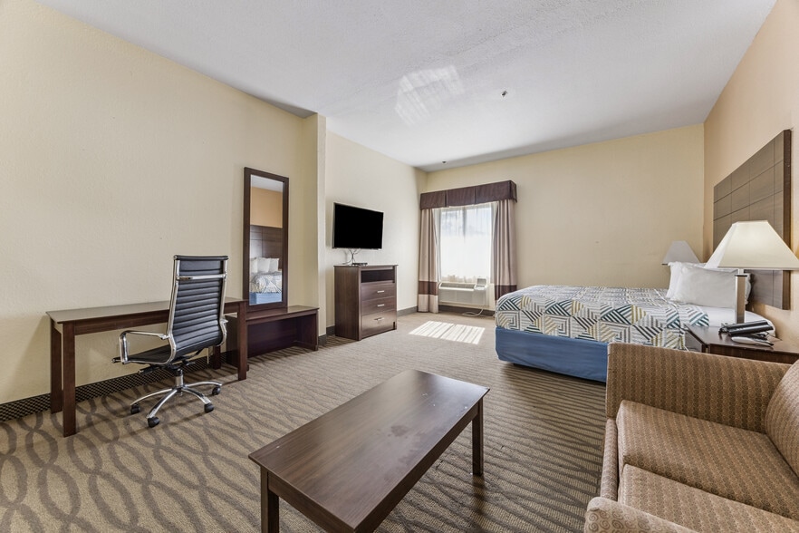 2601 Spencer Hwy, Pasadena, TX for sale - Building Photo - Image 2 of 10