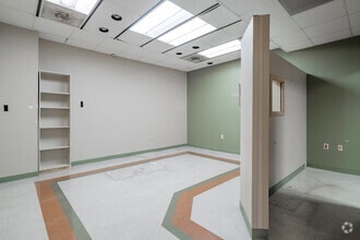 8601 Village Dr, San Antonio, TX for lease Interior Photo- Image 2 of 12