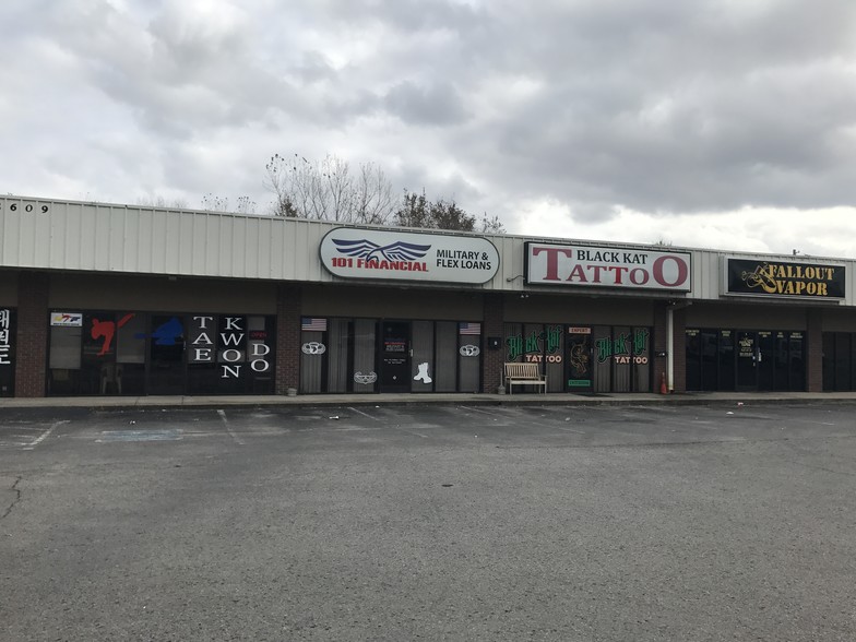 2609 Fort Campbell Blvd, Clarksville, TN for sale - Building Photo - Image 1 of 1