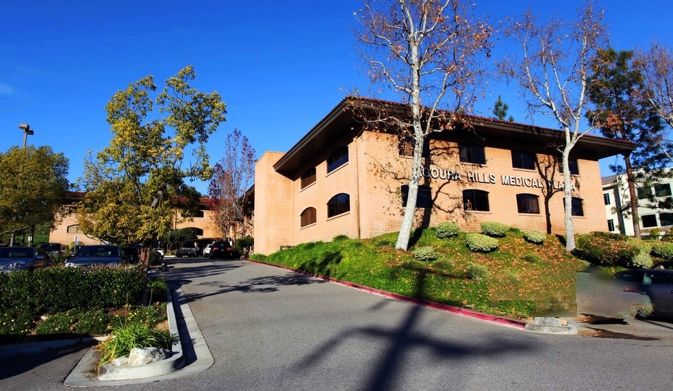 29525 Canwood St, Agoura Hills, CA for lease - Primary Photo - Image 1 of 35