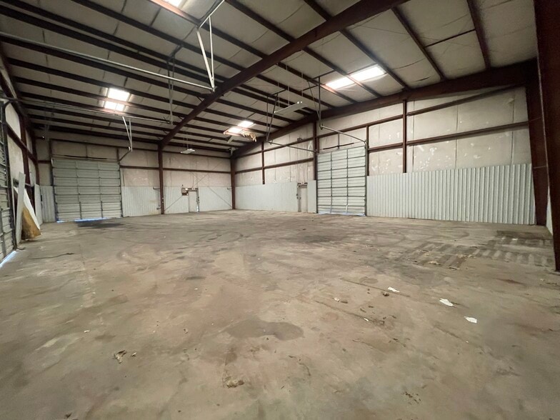 510 Miller Ave, Westlake, LA for lease - Building Photo - Image 2 of 2