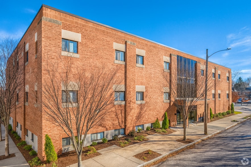 100 Highland Ave, Providence, RI for lease - Building Photo - Image 1 of 10