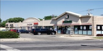 North Oak Shopping Center - Convenience Store