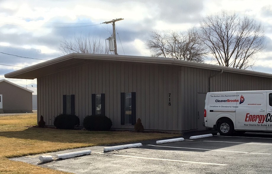 716-718 Illinois Ave, Maumee, OH for sale - Building Photo - Image 1 of 1