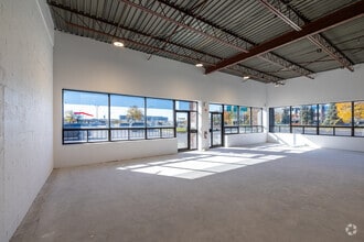 4000-4036 Boul De La Côte-Vertu, Montréal, QC for lease Interior Photo- Image 2 of 4