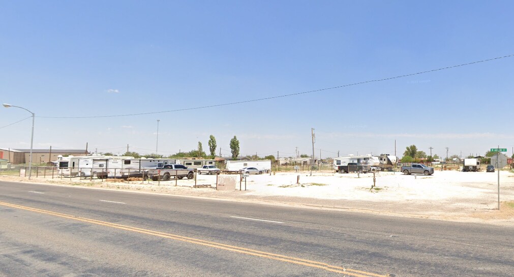 700 W Austin St, Kermit, TX 79745