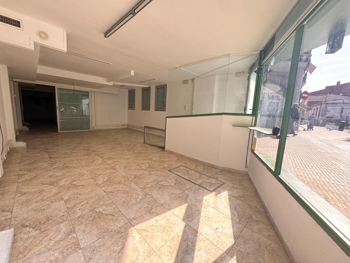 Sant Feliu de Llobregat, BAR 08980 - Unit 1 -  - Interior Photo - Image 1 of 6