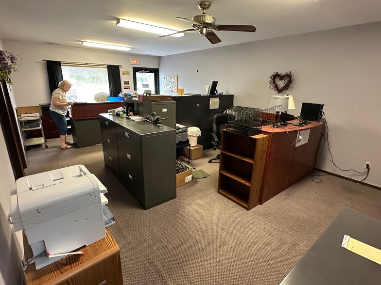 1000-1050 E Commercial Ave, Lowell, IN for lease - Interior Photo - Image 3 of 7