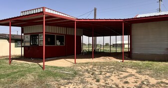 3802 Idalou Rd, Lubbock TX - Warehouse