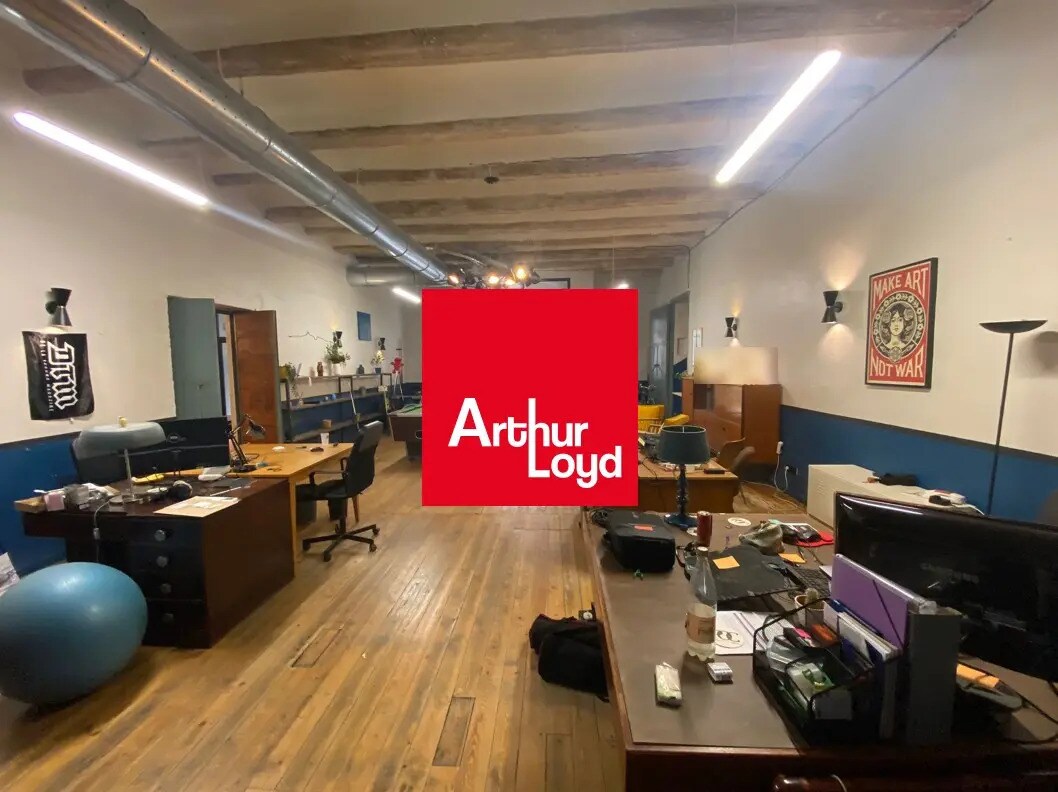 Office in Marseille for sale Interior Photo- Image 1 of 8