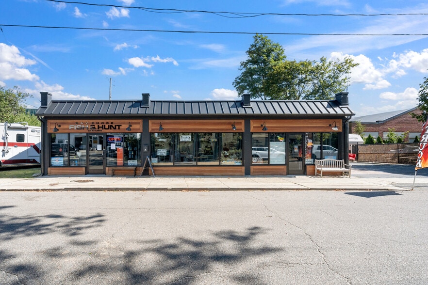 20 Ackerson St, Bay Shore, NY for sale - Building Photo - Image 2 of 24