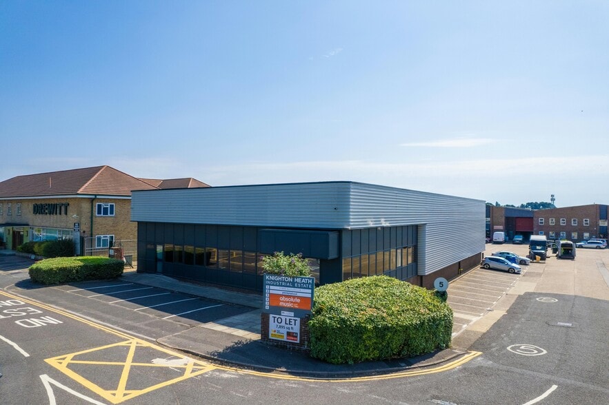 855 Ringwood Rd, Bournemouth for lease - Building Photo - Image 1 of 12