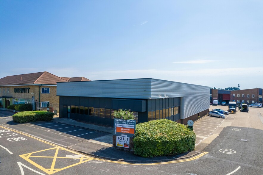 855 Ringwood Rd, Bournemouth for lease - Building Photo - Image 1 of 11