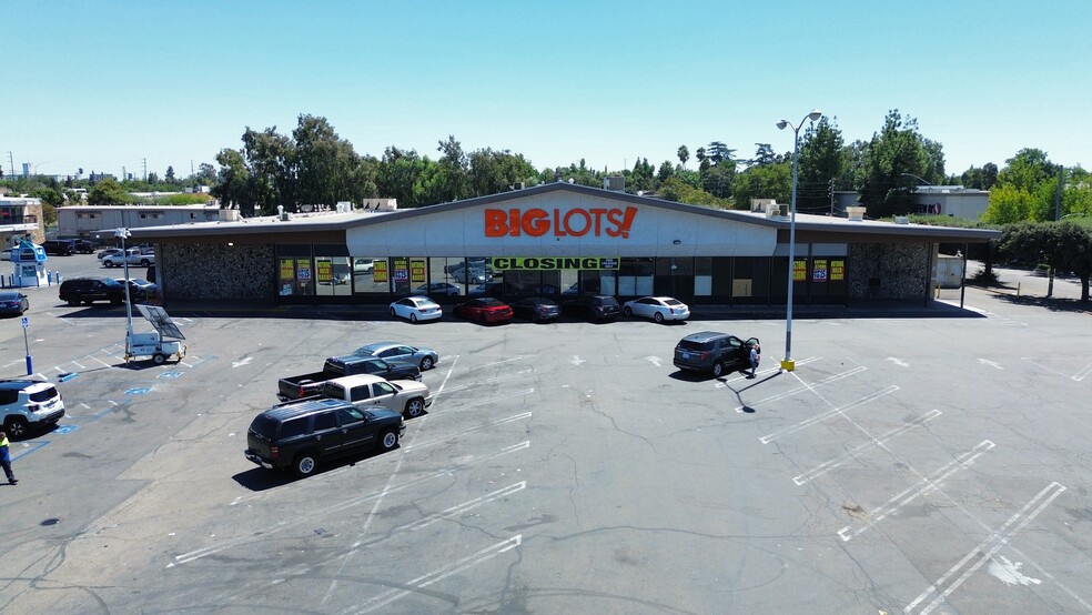 2720 Country Club Blvd, Stockton, CA for lease - Building Photo - Image 1 of 5