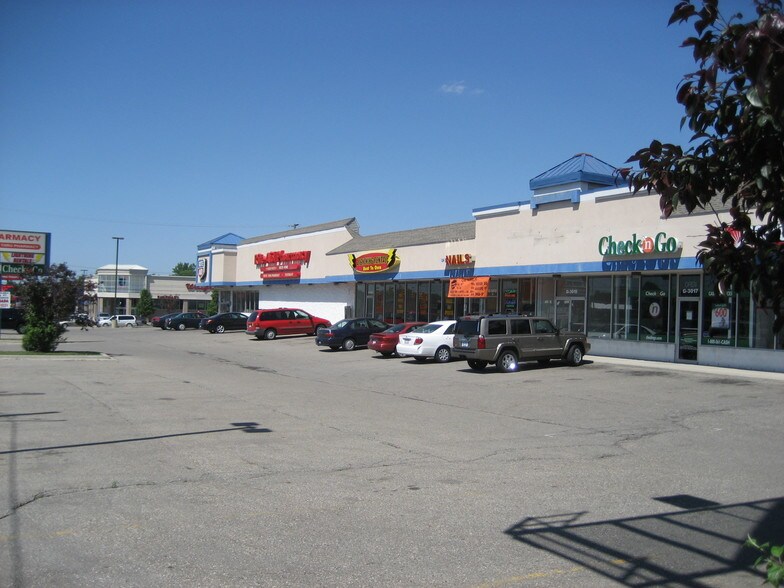 3009-3023 S Dort Hwy, Flint, MI for sale - Building Photo - Image 1 of 1
