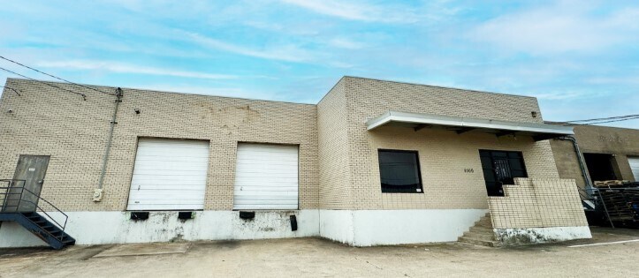 4660 Mint Way, Dallas, TX for lease Building Photo- Image 1 of 2