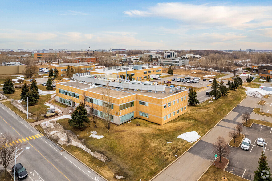 7210-7220 Rue Frederick-Banting, Saint-Laurent, QC for sale - Aerial - Image 2 of 12