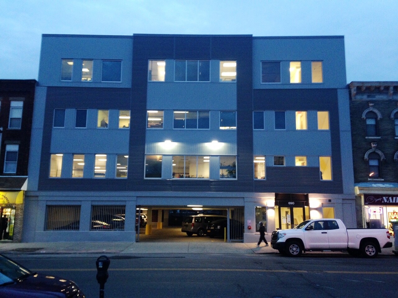 690 Broadway, Bayonne, NJ for lease Building Photo- Image 1 of 3